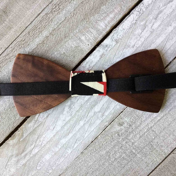 Men's Wooden Bow Tie - Picture 6 of 6